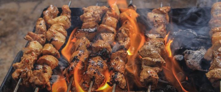 Barbecue en Vlees – Hoe voor Te Bereiden Heerlijke Vlees Met Gas Grills van de barbecue